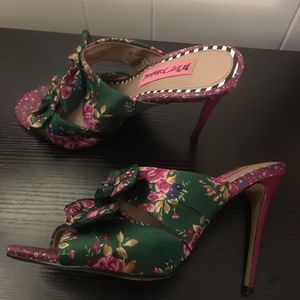 Besty Johnson Stiletto Mules 8M